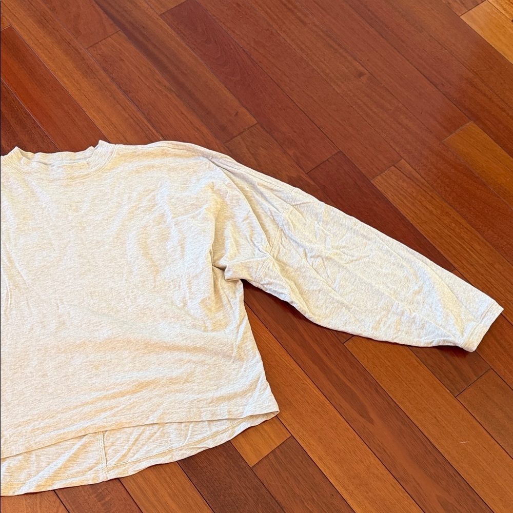 Aerie Casual Cream Women's T-Shirt - Picture 8 of 12